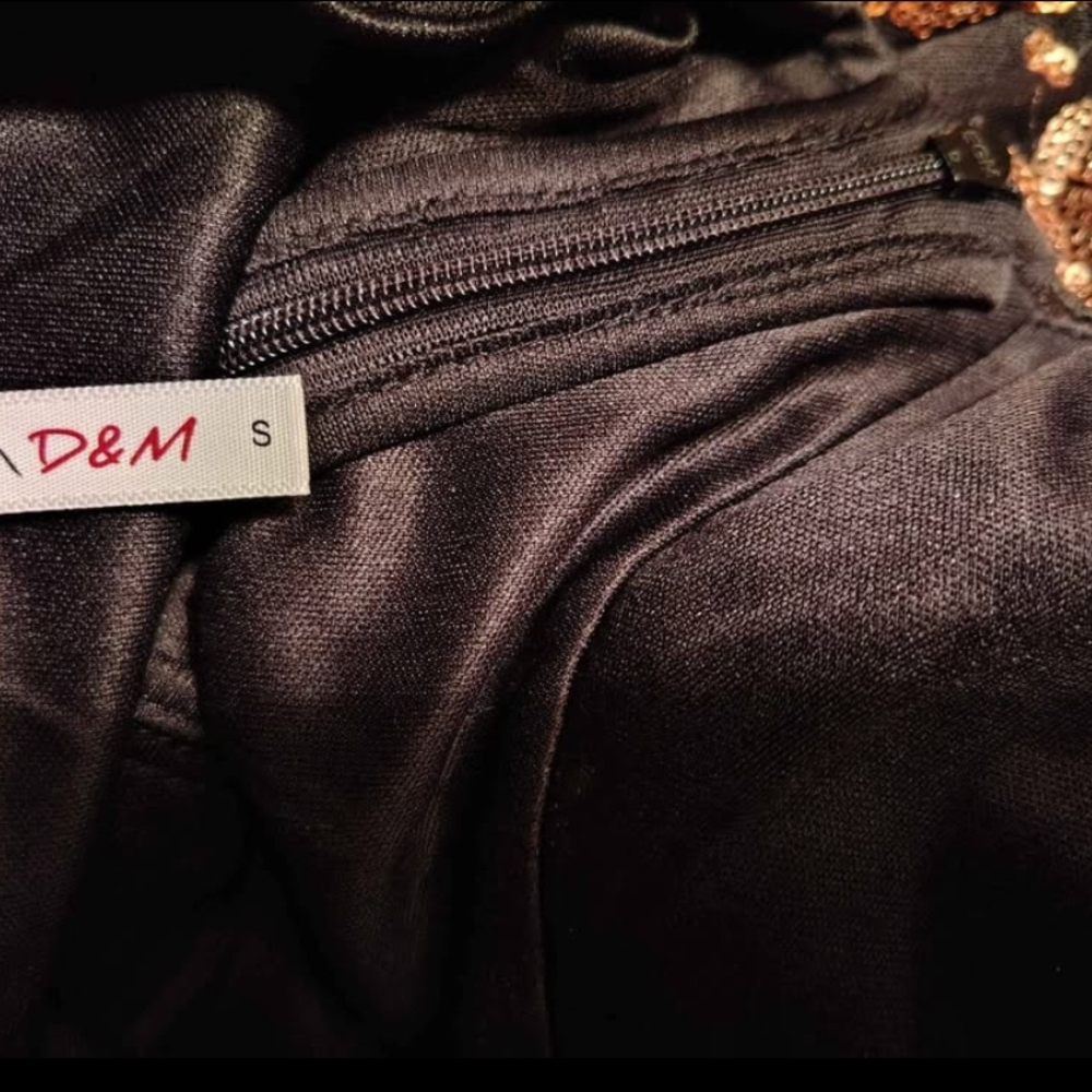 D&M Black and Gold Embellished Maxi Gown With Slit Size S New Without Tags - Picture 6 of 6